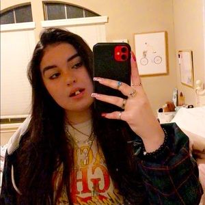 Meet your Posher, Karina